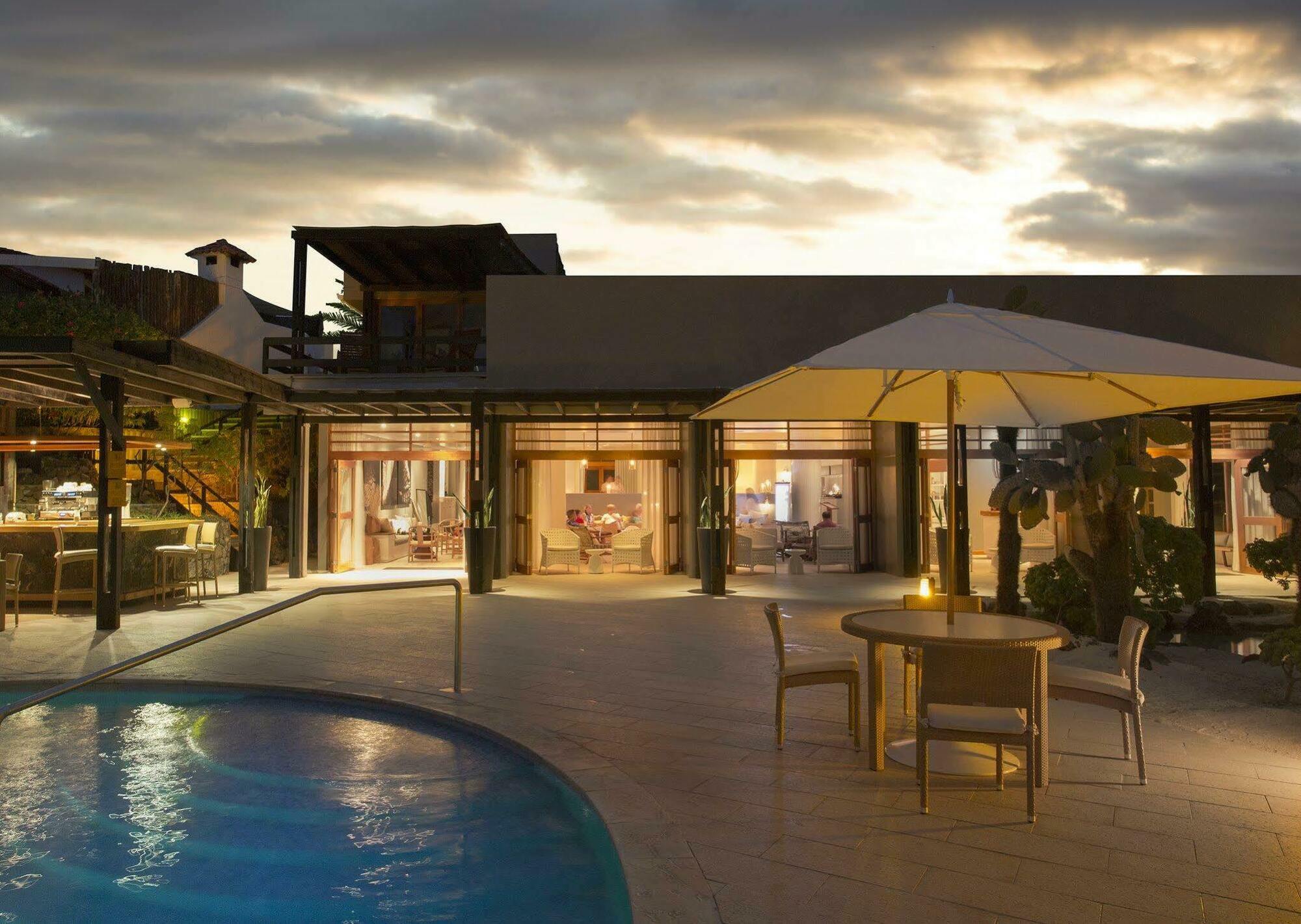 Finch Bay Galapagos Hotel ปูแอร์โตอาโยรา ภายนอก รูปภาพ